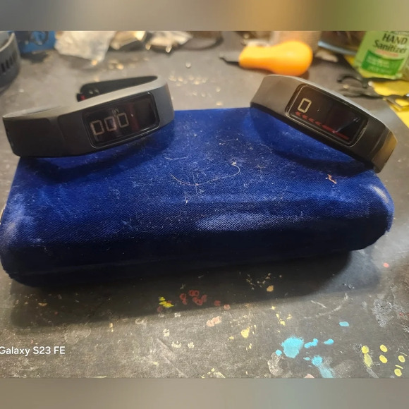 Pair of Garmin Vivofit 2 his and hers - Picture 1 of 6